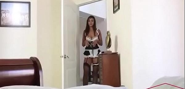  Sneaky daughter teases her Step-Daddy